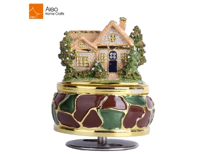 Wholesale Decoration Resin Warm House Spring Season Winding Music Box
